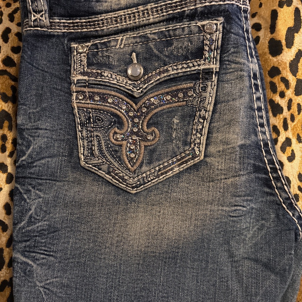 Buckle Jeans - Picture 2 of 3